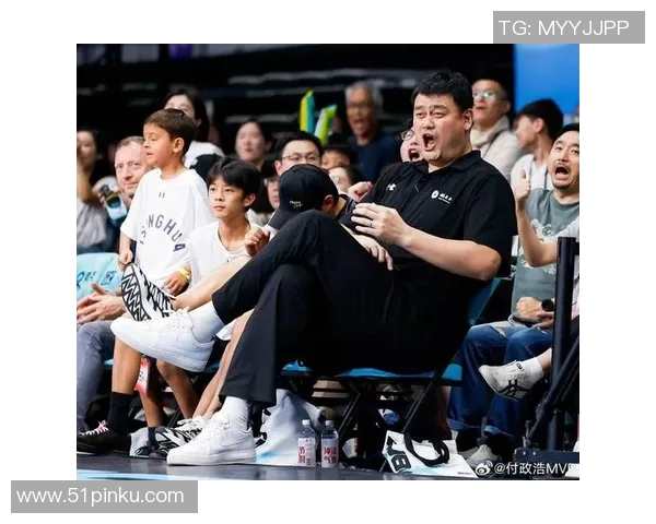 姚明的孙子:篮球天赋的传承与未来的无限可能 姚明的孙子:篮球天赋的传承与未来的无限可能